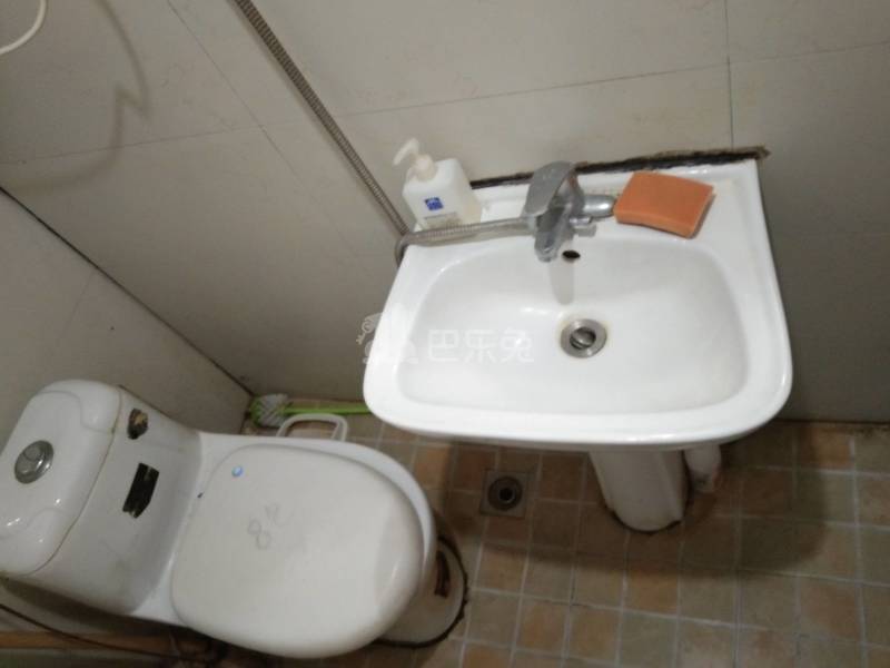 春波东苑9965669卫生间图7