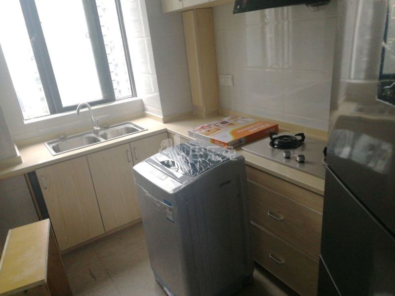 秀里华庭9942188厨房图8