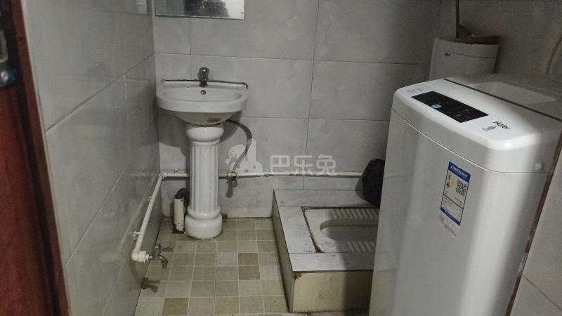 红联九漾华庭东区9795223卫生间图6