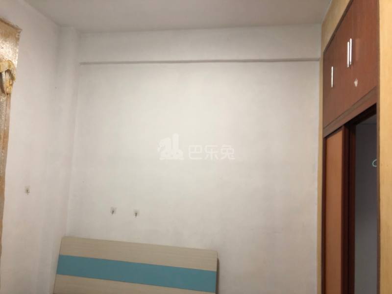 棠溪村岗贝西一巷18号5244040卧室图1