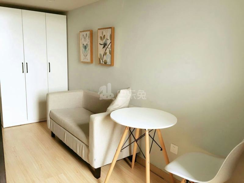 哈租客公寓(中大银泰城店)5279440客厅图2