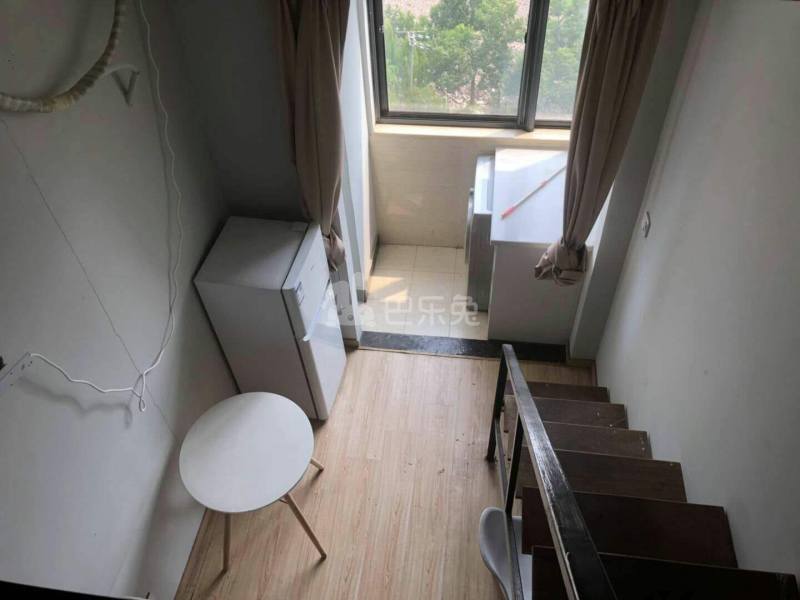 哈租客公寓(中大银泰城店)5279440客厅图5