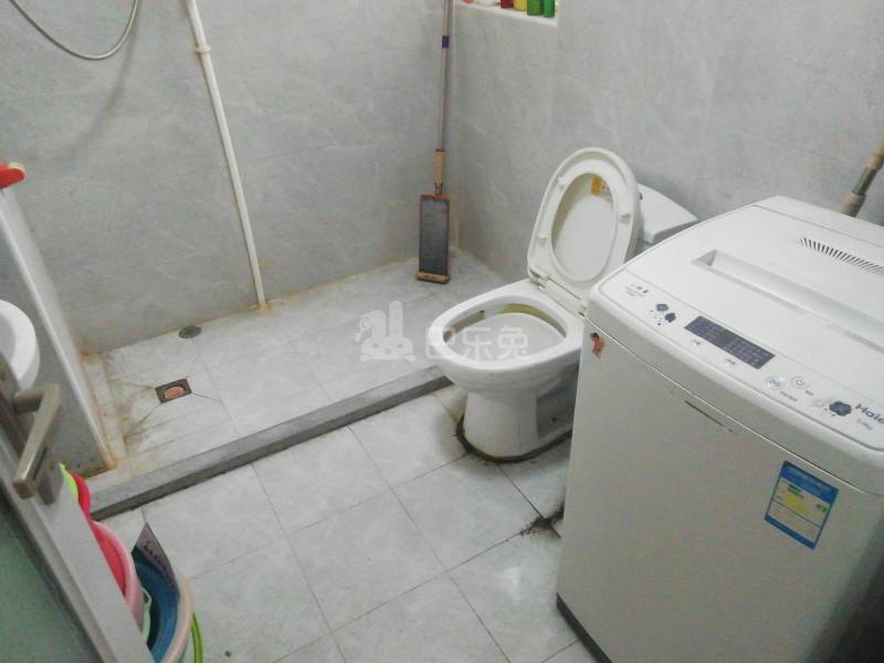 骏苑2期5283299卫生间图7