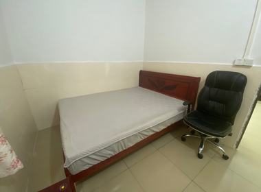 东圃康乐新村二横路126号 