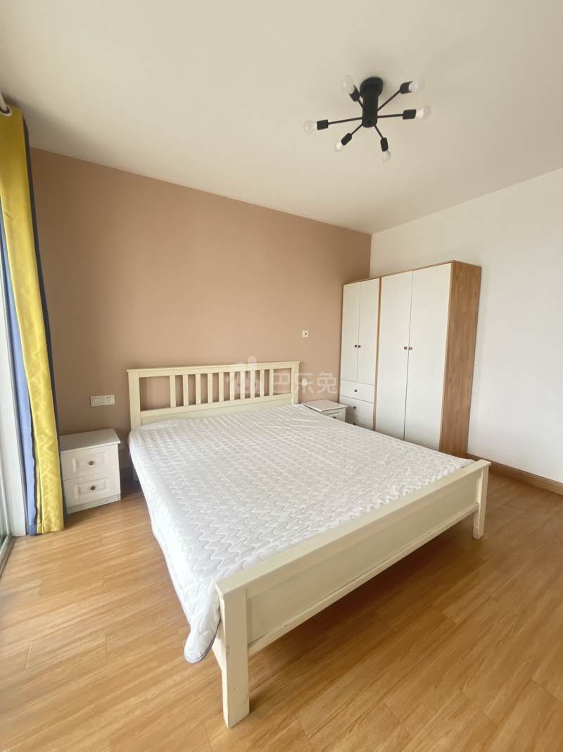 绿地滨江雅苑5321809卧室图5