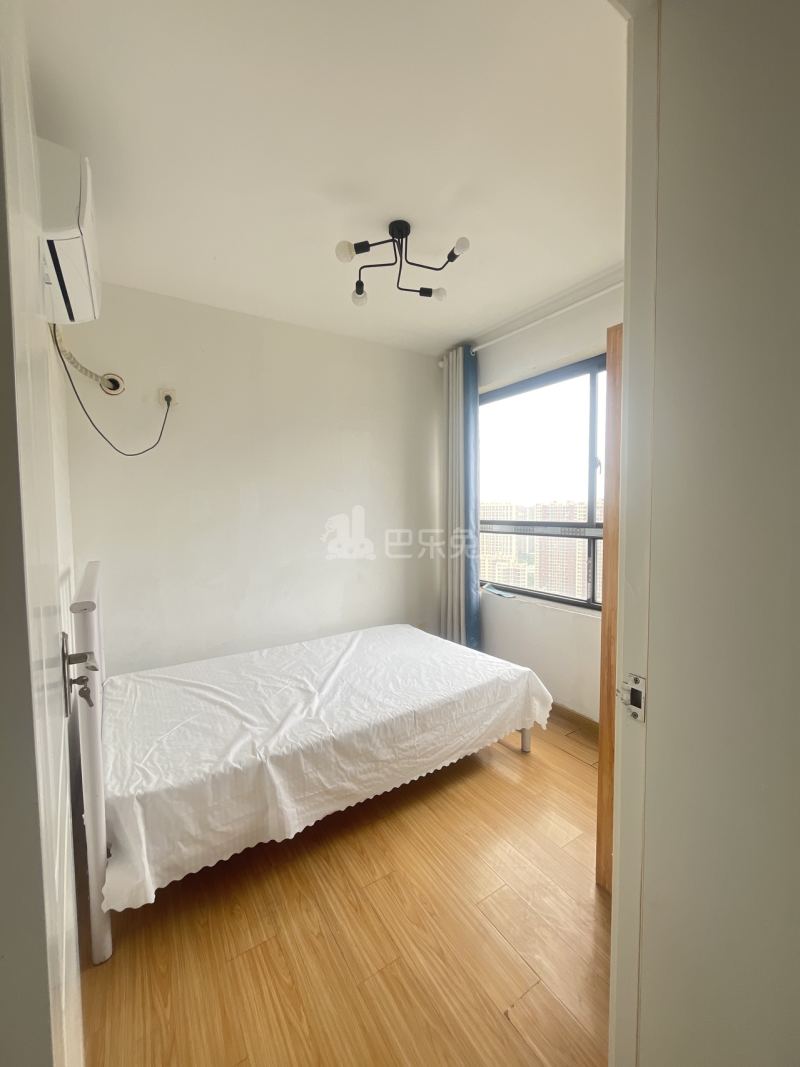 绿地滨江雅苑5321809卧室图9