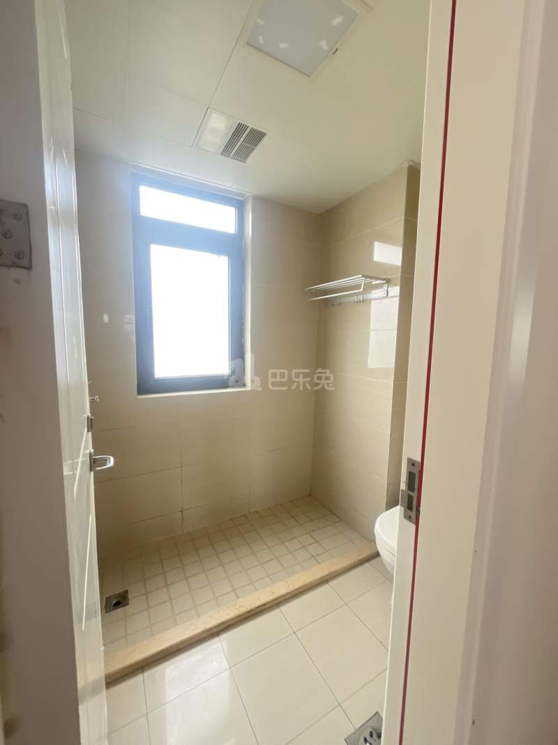 绿地滨江雅苑5321809卫生间图11