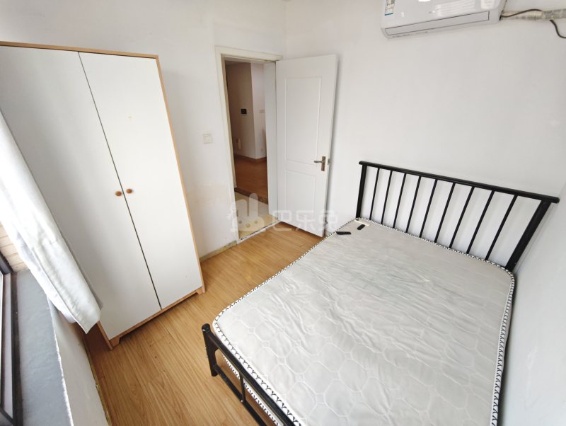 绿地滨江雅苑5322547卧室图6