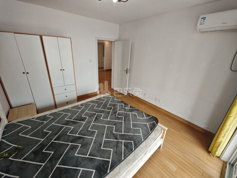 绿地滨江雅苑5322547卧室图2