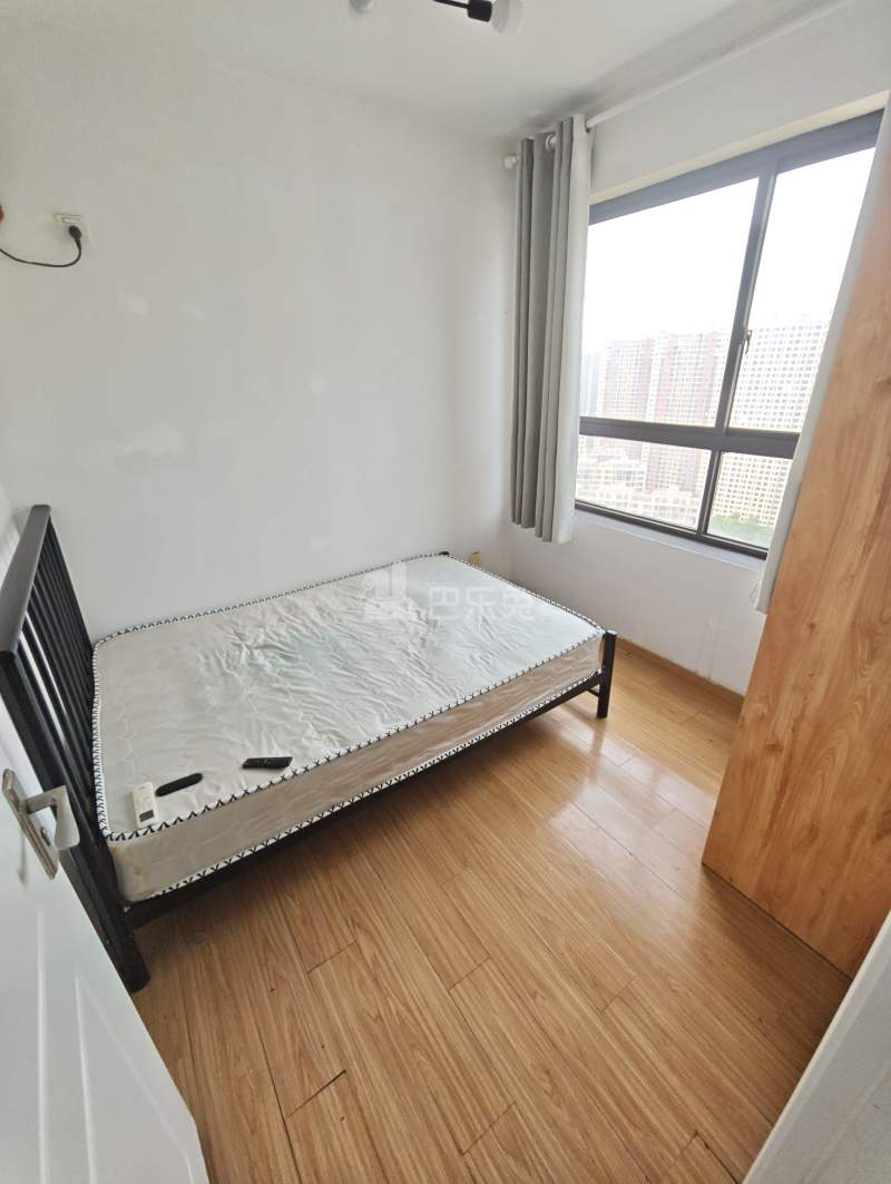 绿地滨江雅苑5322547卧室图5