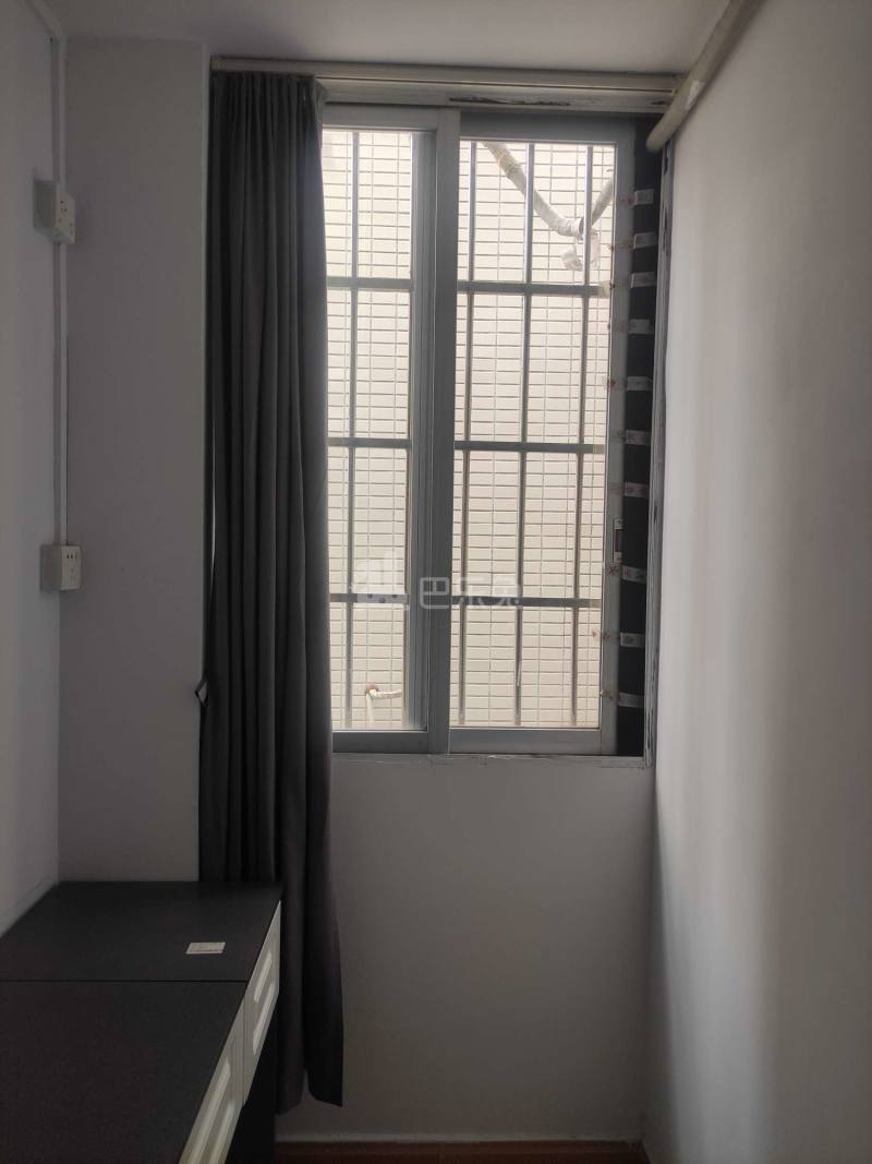 冠达公寓（礼村山子街五巷3号）5368371卧室窗户图7