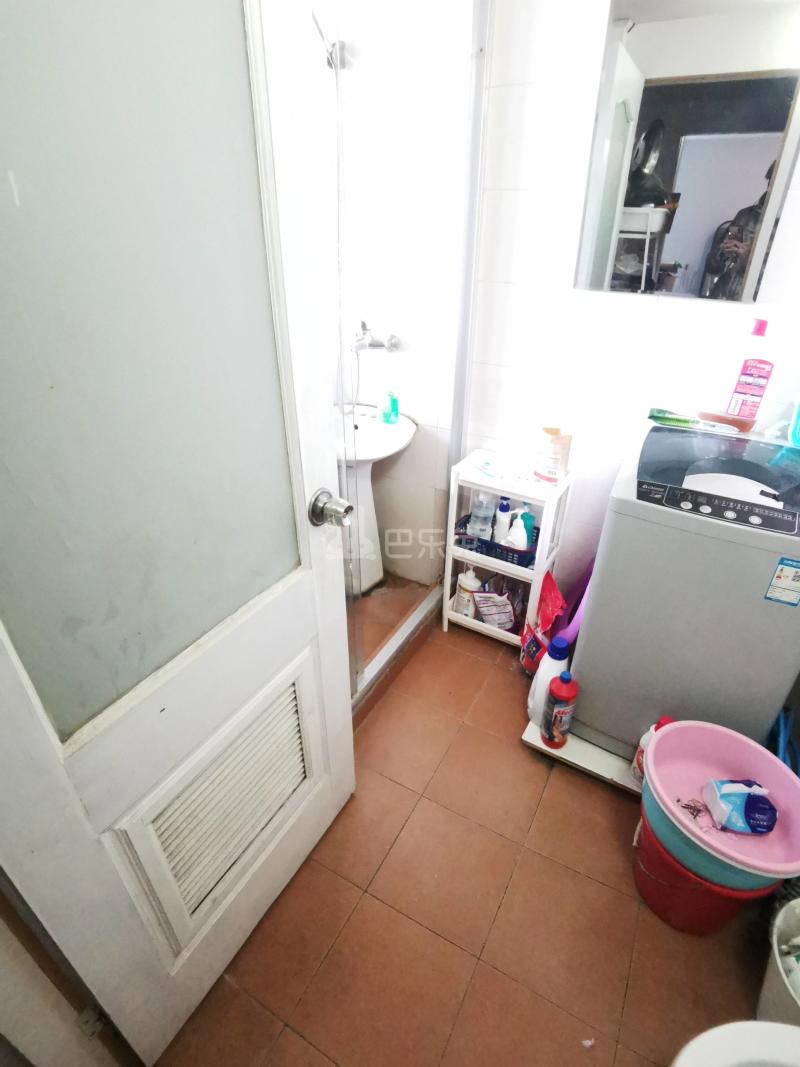 宏润国际花园东区5389478卫生间图6