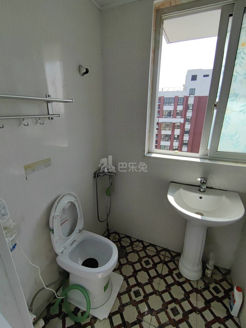 鹤沙航城和美苑5428126卫生间图4