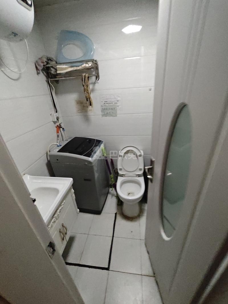 虹叶花苑5432280卫生间图7