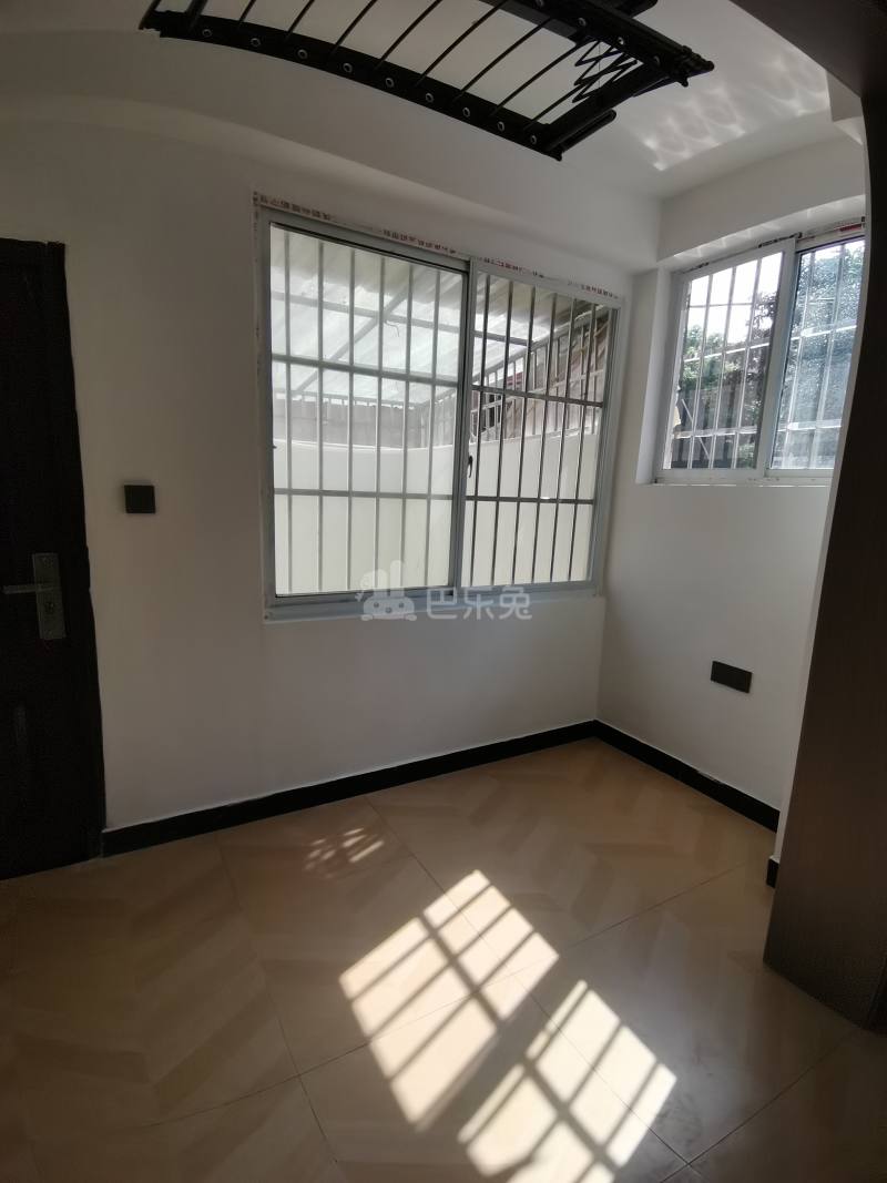 江桥一村545537卧室窗户图7