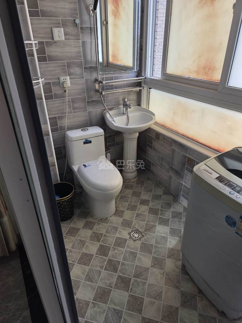 翔瑞新苑北区5490843卫生间图5