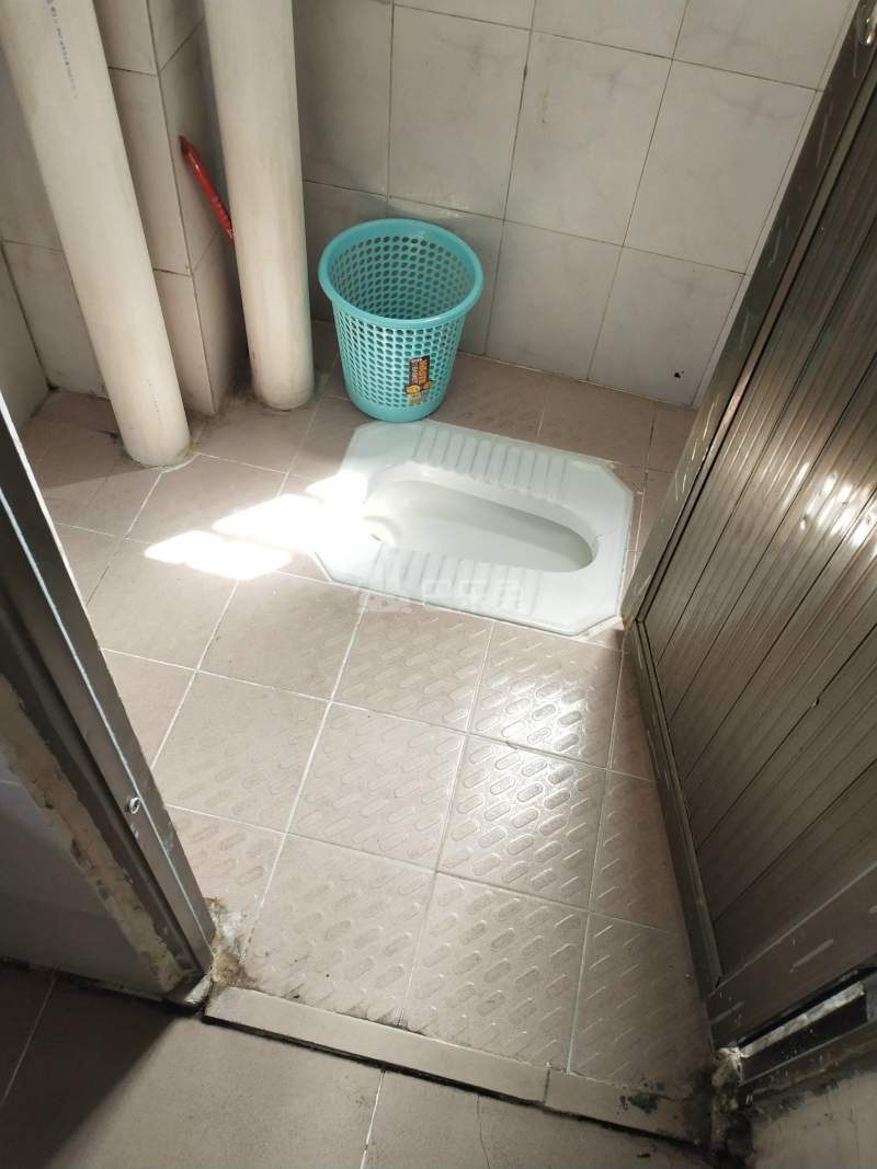 瑶台前进一巷17号5504897卫生间图5