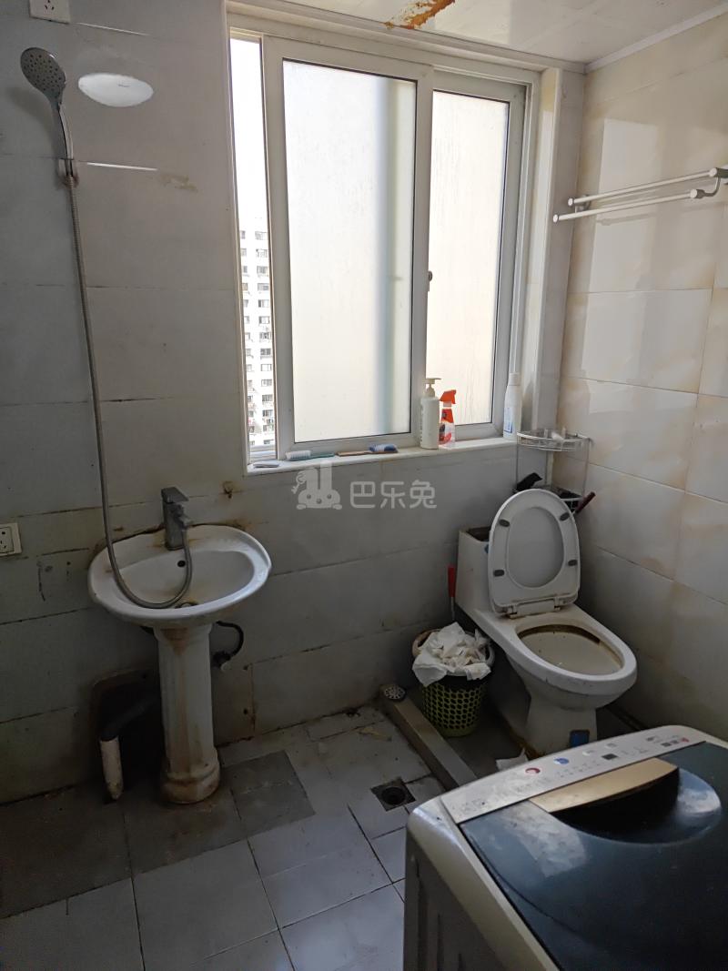 高申北苑5525348卫生间图5