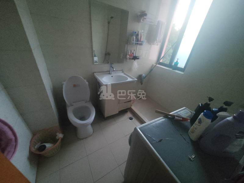 凌兆九村5530828卫生间图2