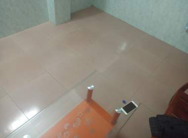 龙洞西街松秀里13-1号 1室1厅1卫