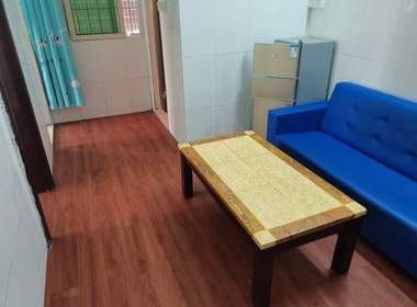 江夏村荷木岭五巷9号 