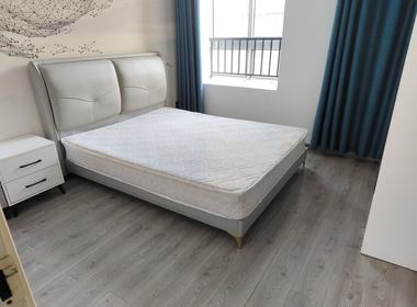 金沙湾绿地和苑一期 3室1厅1卫