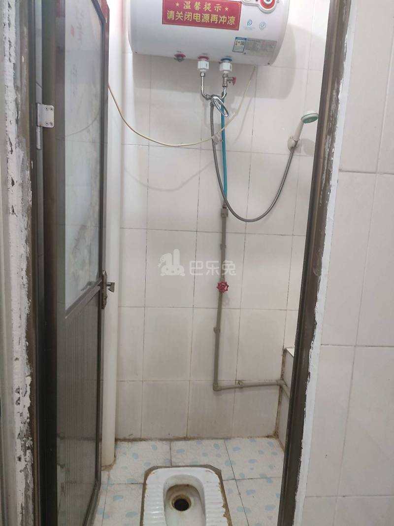 天平架沙东街陶庄42号5555205卫生间图4