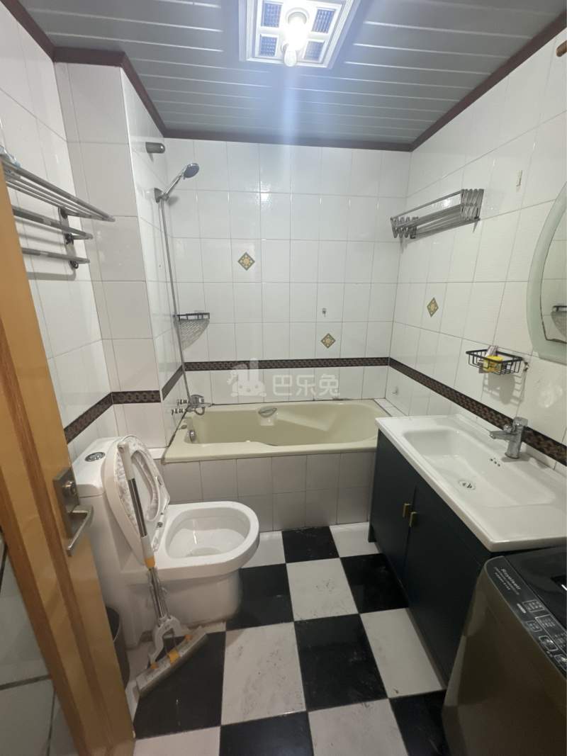 高境欣苑5561632卫生间图8