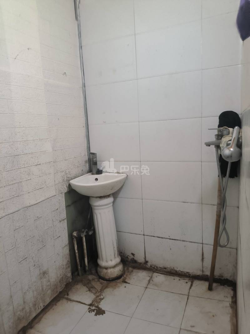 高境欣苑5561632卫生间图10