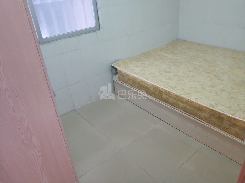 鹤边员村龙塘街一巷20号5565325卧室图2