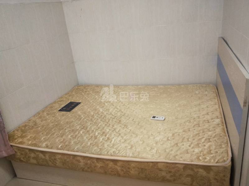 鹤边员村龙塘街一巷20号5565331卧室图3