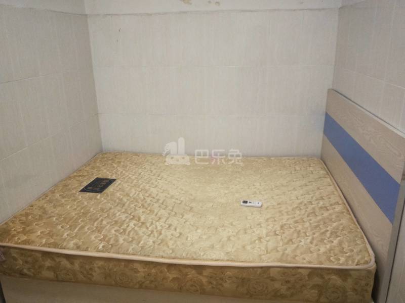 鹤边员村龙塘街一巷20号5565331卧室图5