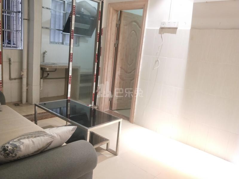 鹤边员村龙塘街一巷20号5565331客厅图7