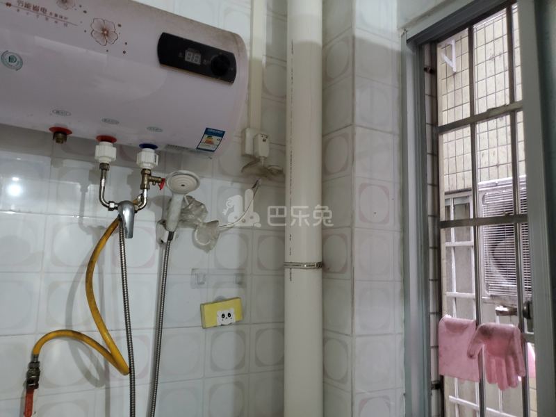 石溪天禄街西一巷11号5568622卫生间图6