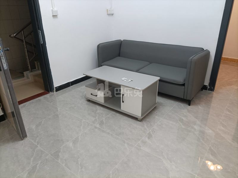 龙洞南安里7号5584417客厅图9