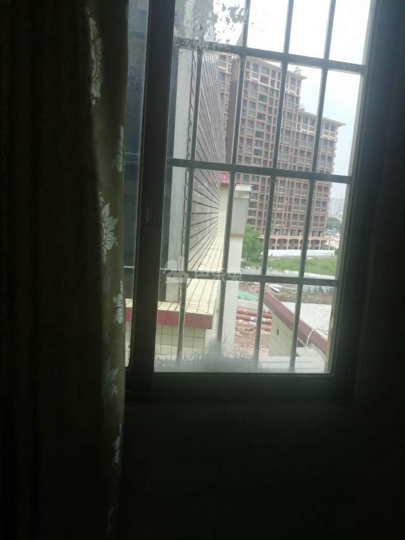 礼村涌边街3号5587862卧室窗户图7