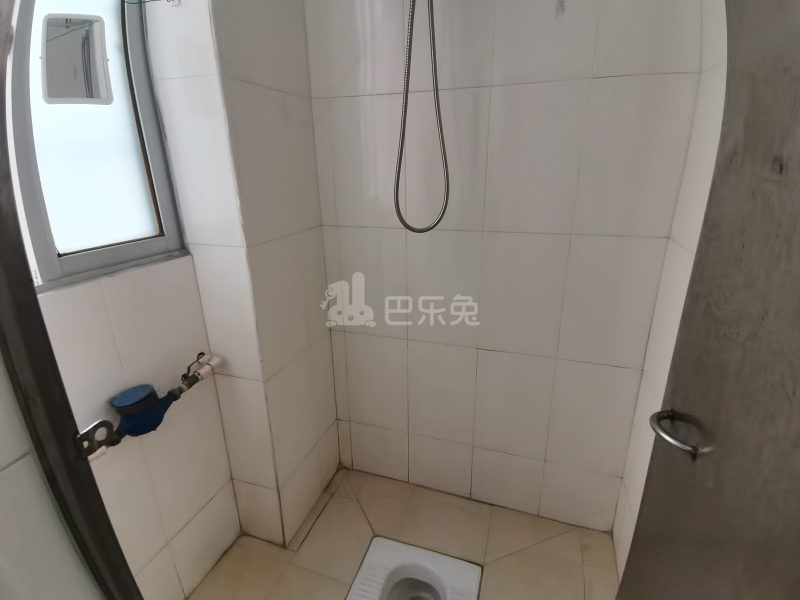 龙洞东大街南边巷3号5588256卫生间图4