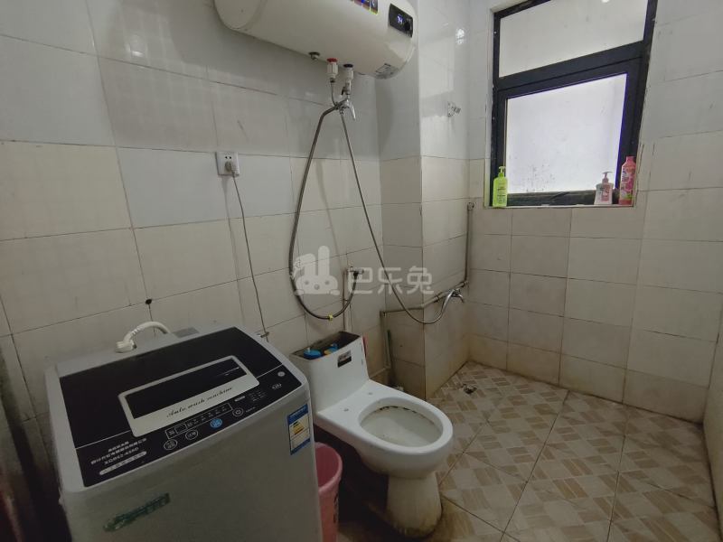 中环一号二期琉樽尚品（真大路333弄）558735卫生间图6