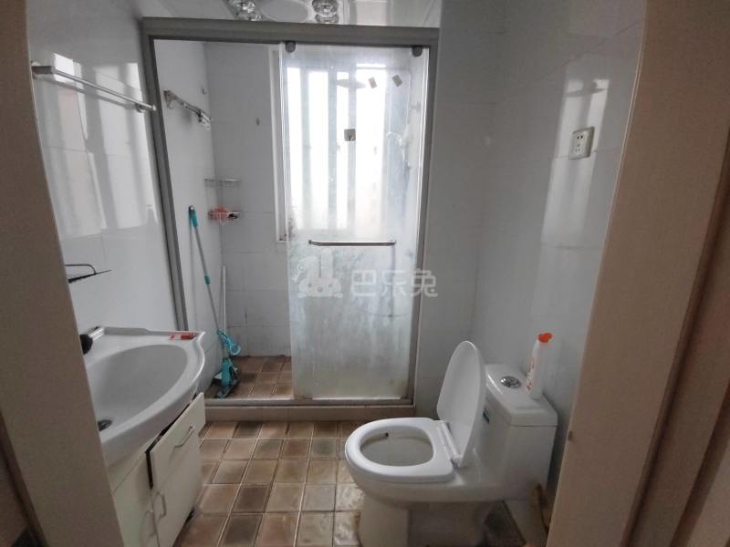 翔瑞新苑东区（鹤槎路182弄）14829904卫生间图9