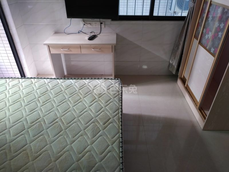 望岗果园街一巷3号5619679卧室图2