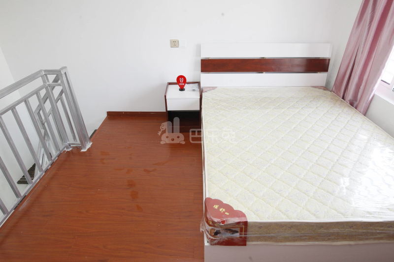 天悦公寓（江桥店）562623卧室图2