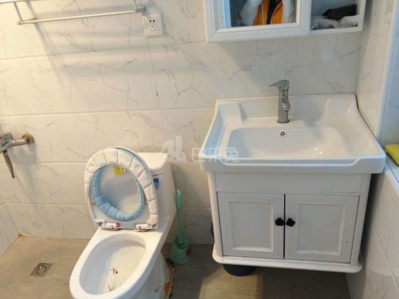 元吉小区北区（元和路181弄）5636625卫生间图5