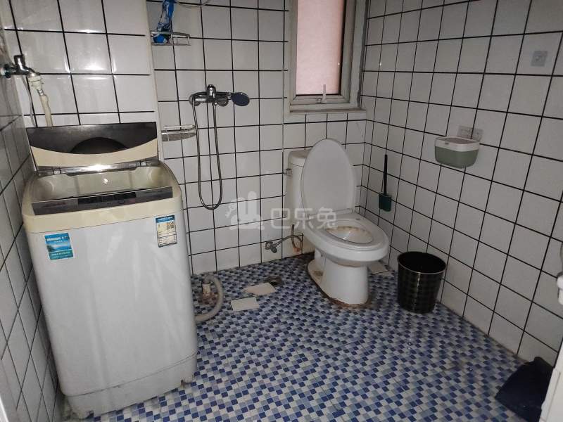 金沙湾绿地和苑一期5657525卫生间图8