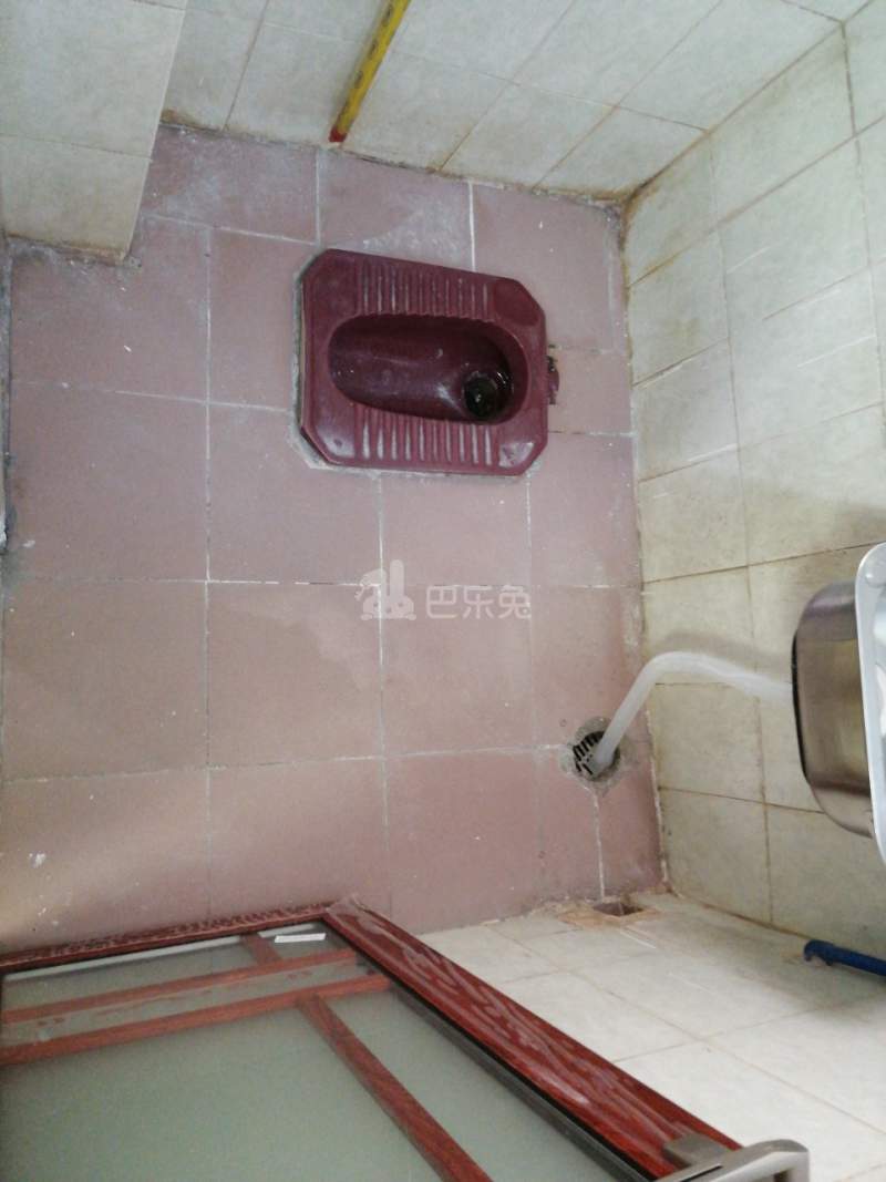 望岗西岭路十九巷14号5670207卫生间图6