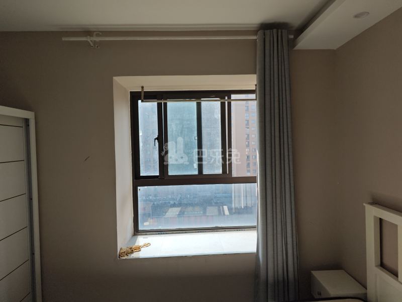 华秀雅苑5682719卧室窗户图12