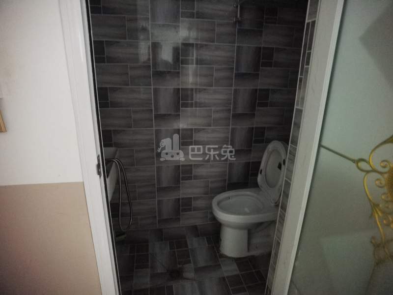 华秀雅苑5682799卫生间图10