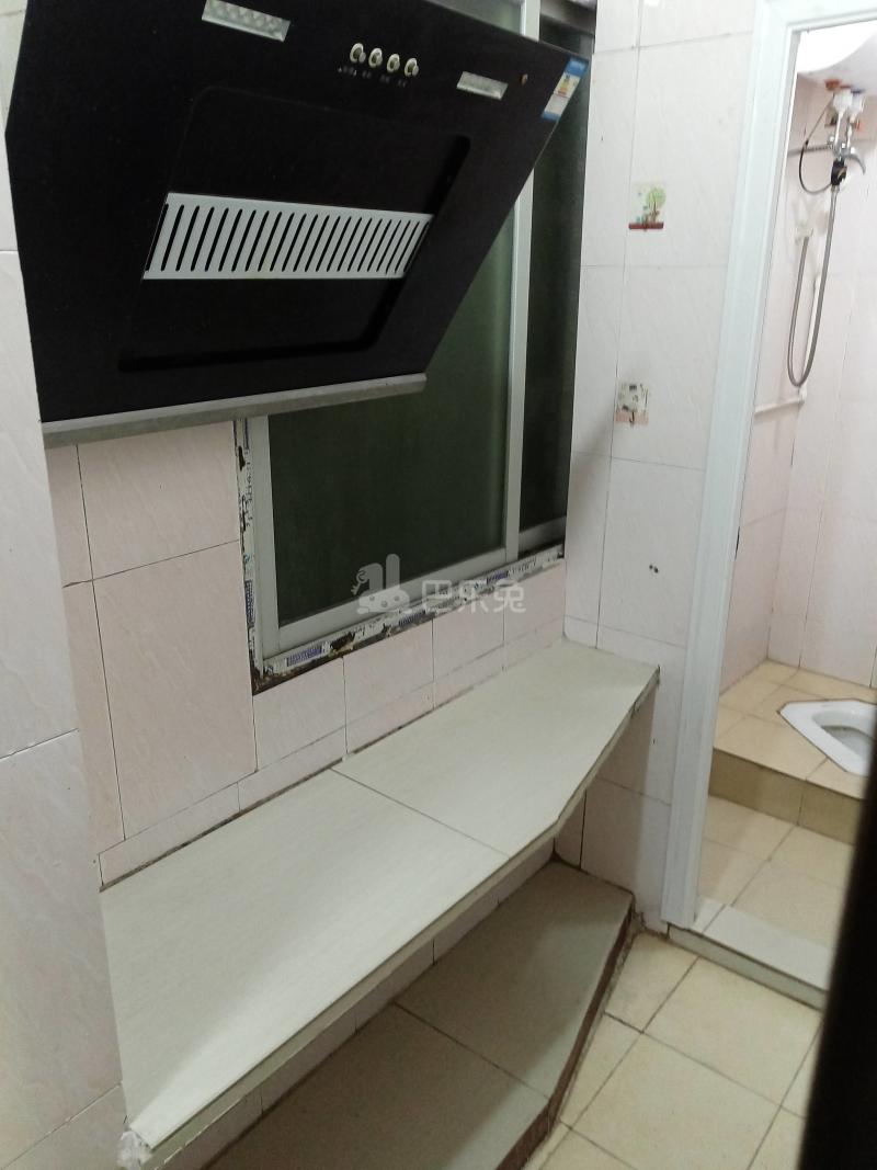 鹤龙街道尹边村尹边三街11巷4号5683935厨房图4