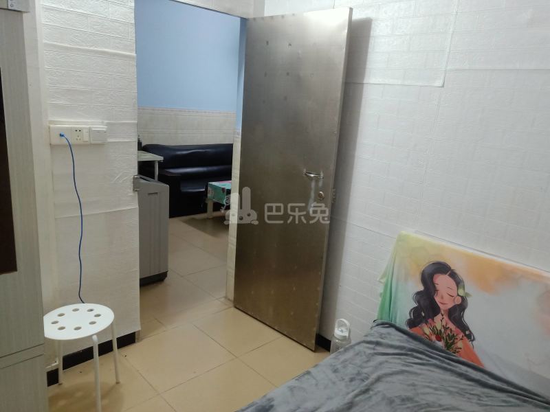 龙归南村中路118号5688741卧室图3