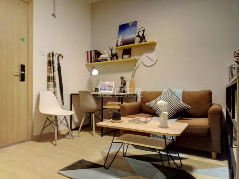 冠寓（萝岗乐飞家园店）5694577客厅图3