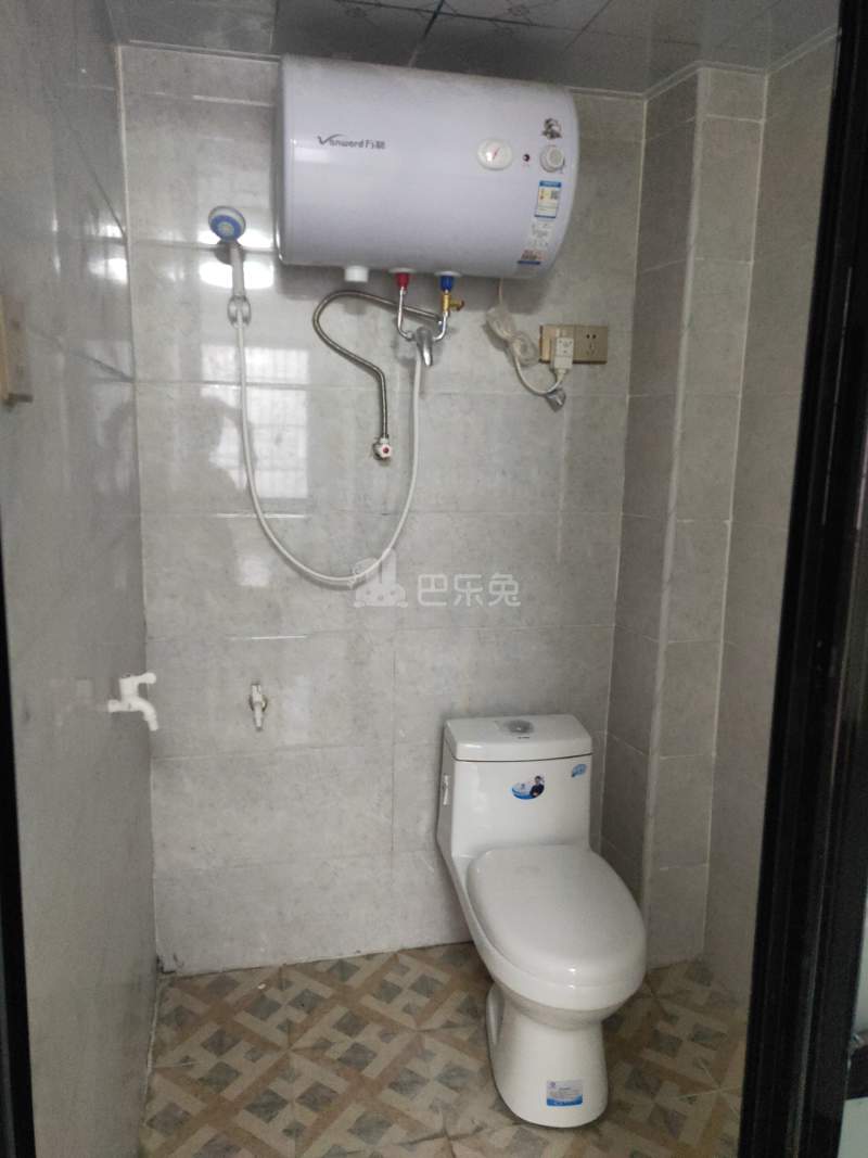 广园东路西坑直街35-15696895卫生间图3